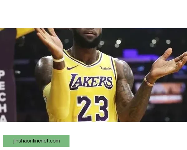 湖人提前缴械被批惨遭羞辱 勒布朗末节眼神空洞无力回天