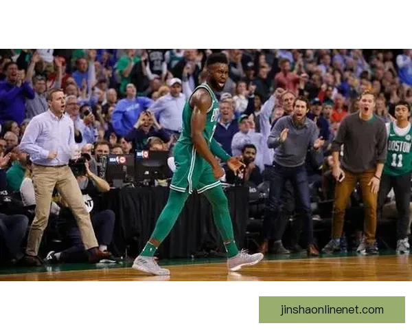 布朗赛季第33次得分30+平皮尔斯队史第5位置 称对战雷霆渴望胜利 布朗赛季第33次得分30+平皮尔斯队史第5位置 称对战雷霆渴望胜利
